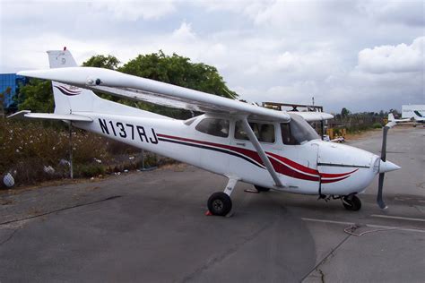 It's Not Just Tailwheel Aircraft That Have Problems On The Ground | Boldmethod