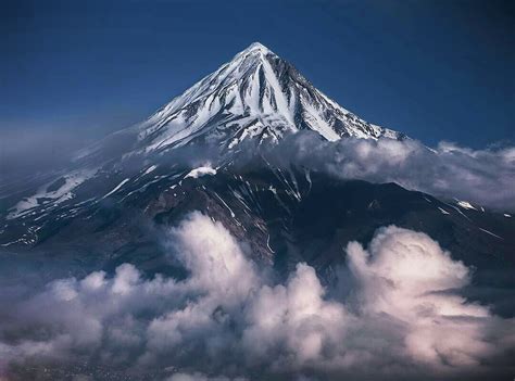 Travel to Iran: Climbing Damavand - HEY PERSIA