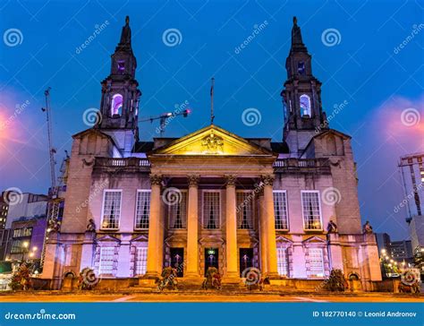 Leeds Civic Hall in England Stock Photo - Image of british, illumination: 182770140