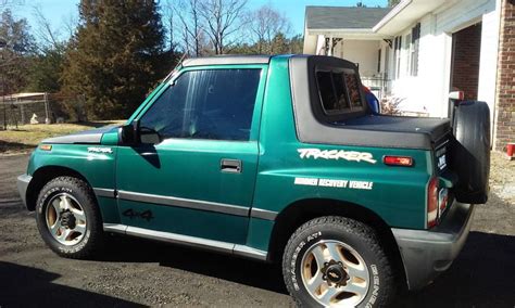 Rally Tops Quality Sport Hardtop for Chevy/Geo Tracker (1989-1998)