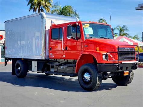 Freightliner 4x4 crew cab automatic trans - box - hydraulic lift- bench seats (seats 6) $57,000 ...