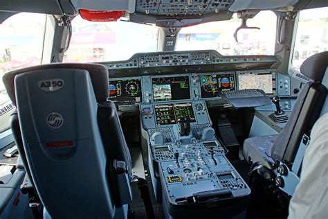 Airbus A350-900 cockpit AVIATION NEWS International Aviation News, Airshow reports, Aircraft ...