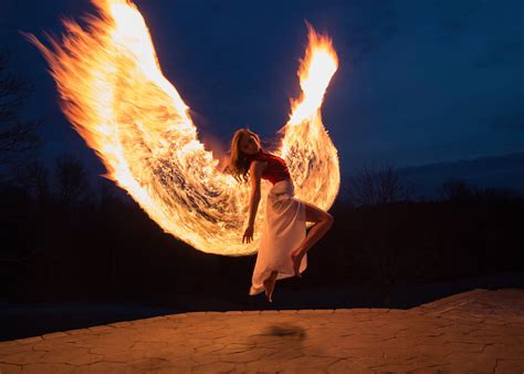 Photographer Shoots Phoenix Wings by Light Painting with Fire | PetaPixel