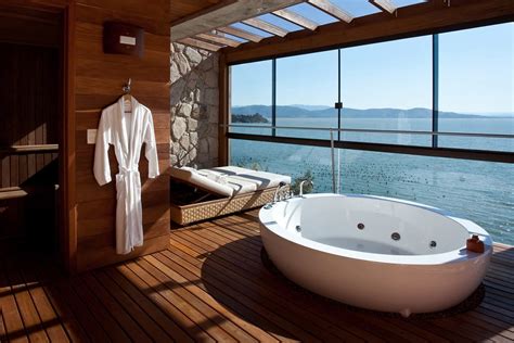 The Best Hotel Bathtub Views | QualityBath.com Discover