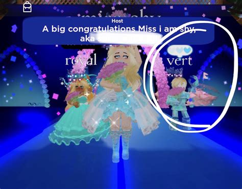 This is why I hate Sunset Island(the theme was dripping in diamonds) : r/RoyaleHigh_Roblox