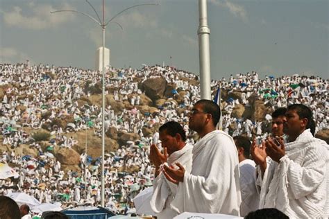 Sejarah Nama Padang 'Arafah dan Hari 'Arafah - The Patriots