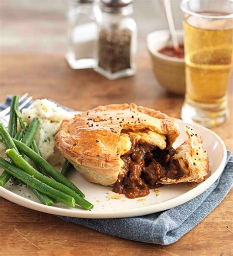 Authentic New Zealand Meat Pie Recipe | Deporecipe.co