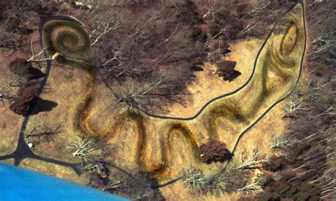 Who Made the Serpent Mound, the Largest Snake Geoglyph in the World? - Historic Mysteries