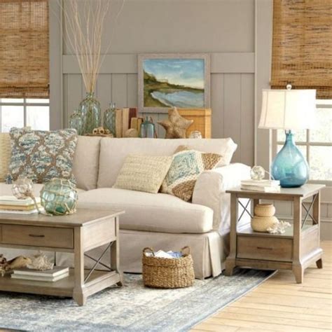 Popular Comfortable Living Room Design Ideas 23 - PIMPHOMEE