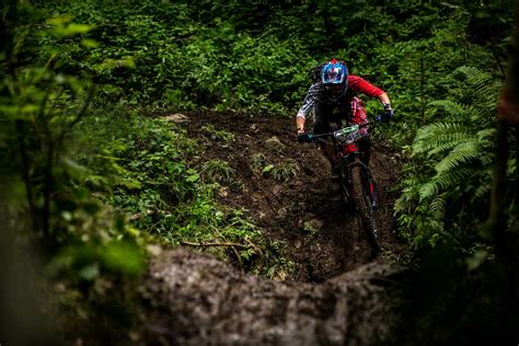 Enduro Racing Strategy: Risk and Reward | Liv Cycling Official site