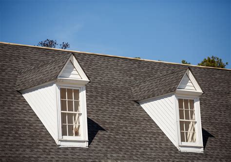 How to Use Different Types of Shingles on Your Roof - Woodberg Roofing