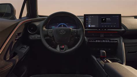 Toyota C-HR Interior Layout & Technology | Top Gear