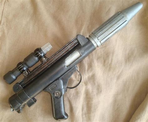 DH-17 blaster prop – Living History in the Star Wars Galaxy