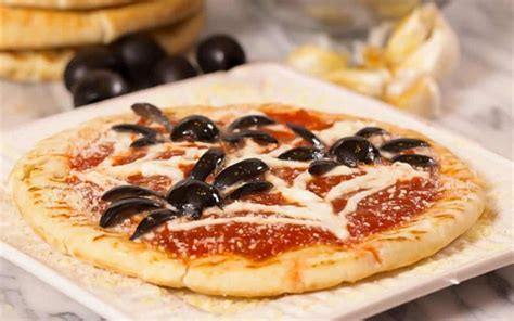 Halloween Pizza Recipe - Halloween Party Food - Everyday Southwest