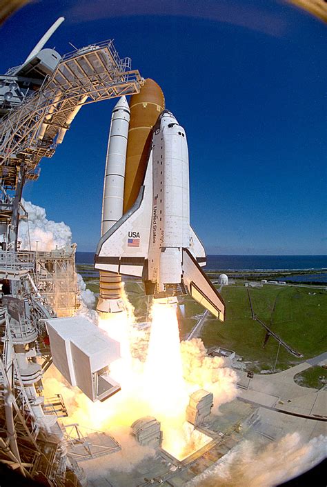 A History of NASA Rocket Launches in 25 High-Quality Photos » TwistedSifter