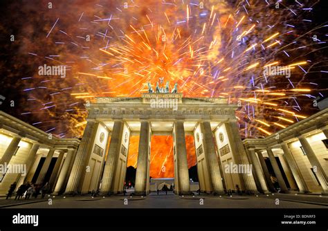 Brandenburg Gate, fireworks, Berlin Stock Photo - Alamy