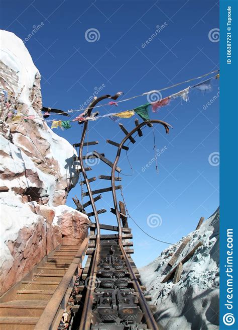 End of the Line Walt Disney World Animal Kingdom Expedition Everest Ride Editorial Photo - Image ...