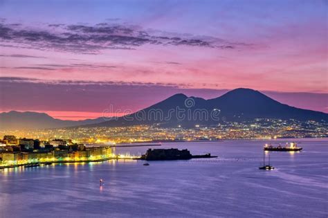 Mount Vesuvius and the Gulf of Naples Stock Photo - Image of ocean, evening: 163411502