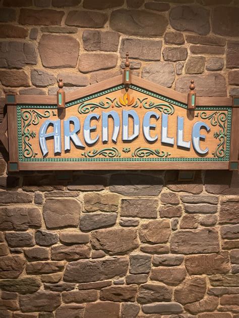 Disney Wish Arendelle Restaurant - What is the Experience Really Like? - EverythingMouse Guide ...