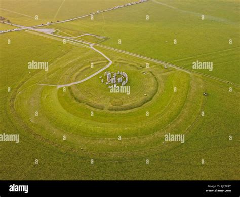 Stonehenge aerial hi-res stock photography and images - Alamy