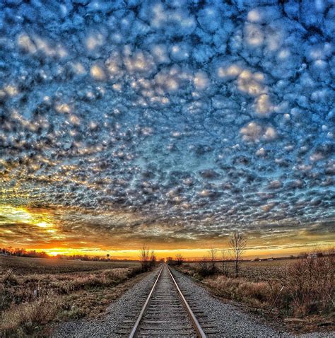 Sunset with mammatus clouds. : pics