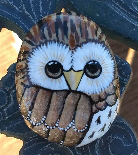 Owl (YouTube tutorial) | Diy rock art, Rock painting designs, Painted rocks