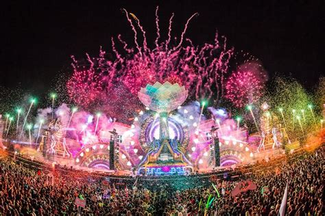 The Best Neon Festivals in the World | Radisson RED | Electric daisy carnival, Electronic music ...