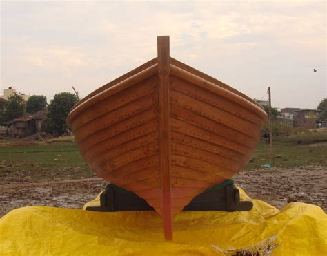 Manual Wooden Teak Wood Boat, Seating Capacity: 4 Person, Size/Dimension: 14 Feet, | ID: 23340319848