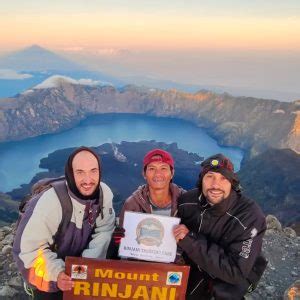 Trek – Summit & Lake Hike – Lombok-Indonesia.org