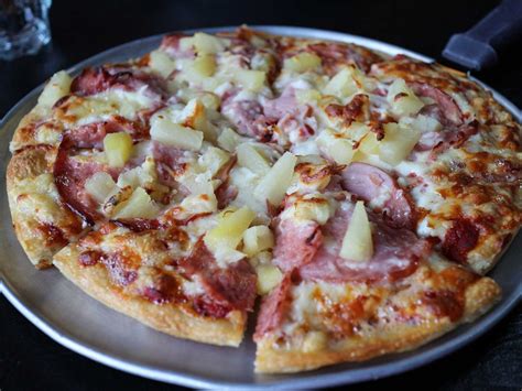 The real story of Hawaiian pizza - Business Insider