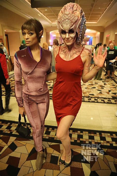 T'Pol and Natalia | TREKNEWS.NET | Your daily dose of Star Trek news ...