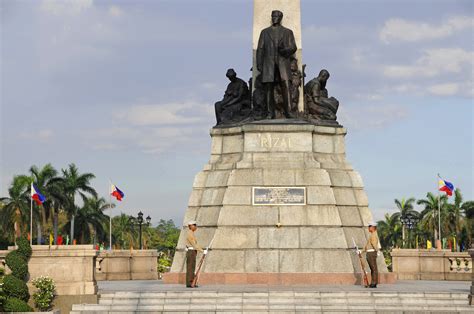 Monument of Jose Rizal in the Rizal Park | Manila | Pictures ...