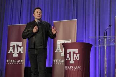 Elon Musk Congratulates Hyperloop Winners With Surprise Appearance | Fortune