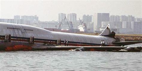 Crash of a Boeing 747-409 in Hong Kong | Bureau of Aircraft Accidents Archives