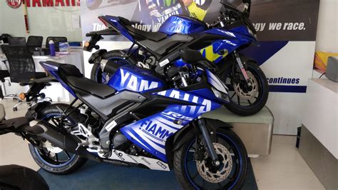 Customised Yamaha R15 V3.0 graphics kit - 8 Live images