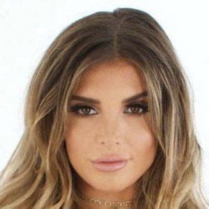 Hana Giraldo - Age, Family, Bio | Famous Birthdays