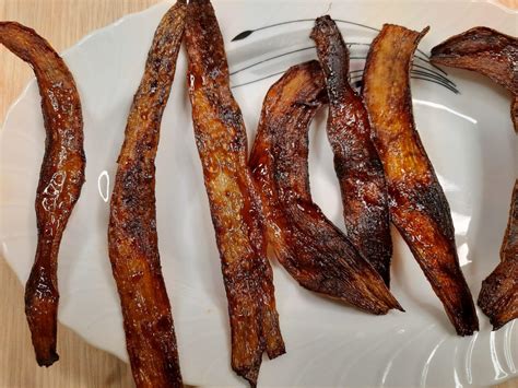 How to Make Crispy Banana Peel Bacon (Vegan) - Veganiac