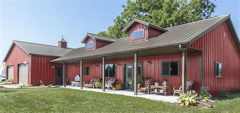 32 Popular Barn Homes Exterior Design Ideas - SearcHomee | Pole barn house plans, Barn style ...