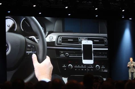 Apple Makes Siri a Steering Wheel Button - ceoutlook.com