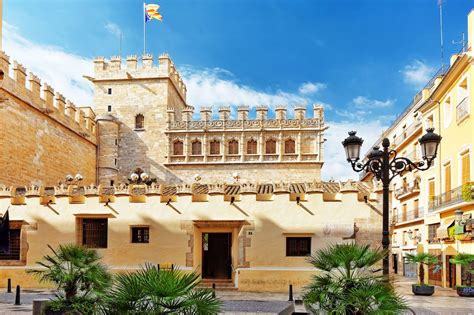 Here’s How to Explore Valencia’s Rich Architecture