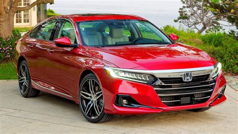 2022 Honda Accord Hybrid Buyer's Guide: Reviews, Specs, Comparisons