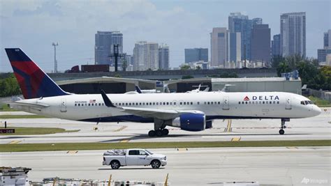 Boeing 757 loses nose wheel while preparing for takeoff in Atlanta - CNA