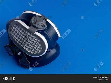 Respirator Half Mask Image & Photo (Free Trial) | Bigstock