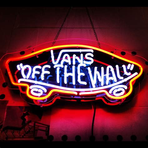 La discrimination Caius Plus que tout fond d écran vans off the wall Je ...