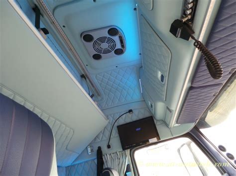 Volvo FH12 interior_41 – A&T Autostyle