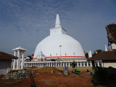 Anuradhapura - Ruwanwelisaya Stupa (1) | Anuradhapura | Pictures | Sri Lanka in Global-Geography