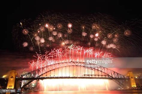 1,814 Fireworks On Sydney Harbour Bridge Stock Photos, High-Res Pictures, and Images - Getty Images