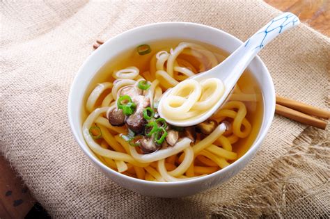 Vegetarian Japanese Udon Noodle Soup Recipe