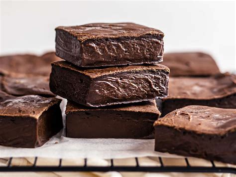 Vegan Mochi Brownies (3 Ingredients) | Foodaciously