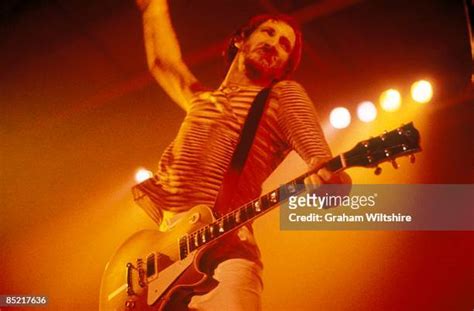 44 Pete Townshend Windmill Stock Photos, High-Res Pictures, and Images - Getty Images